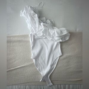 Zara Bodysuit - One shoulder white ruffle